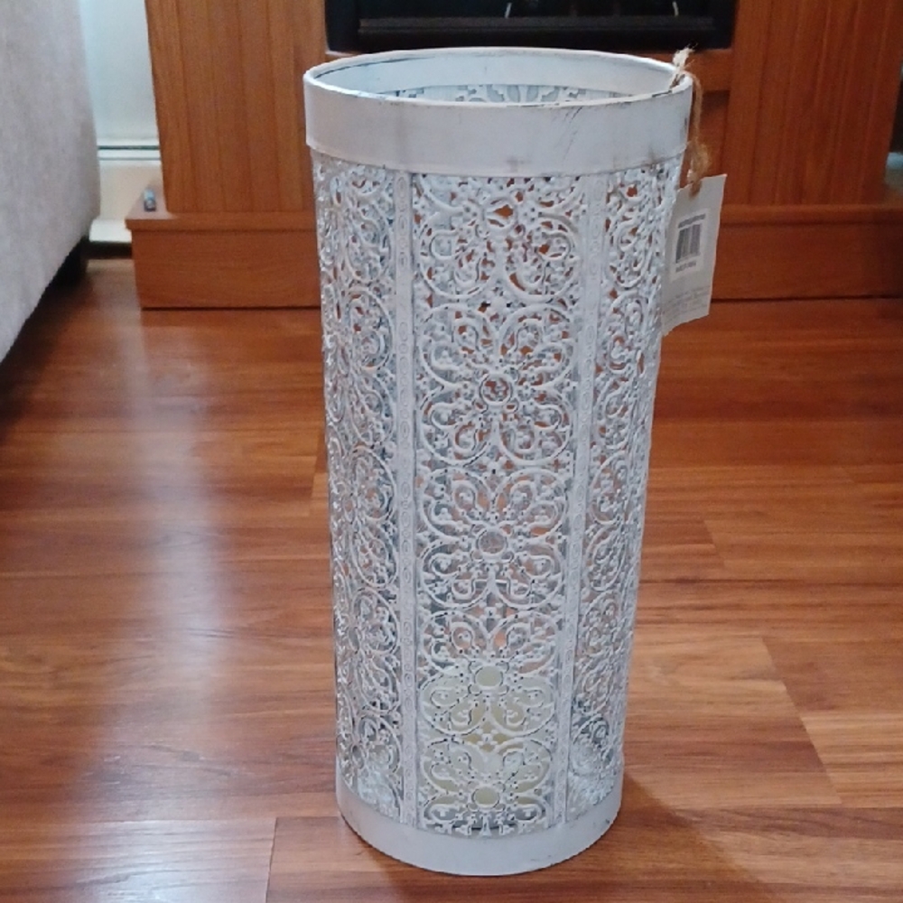 Intricate White 18" tall Metal Chabby Chic Candle Holder/Vase